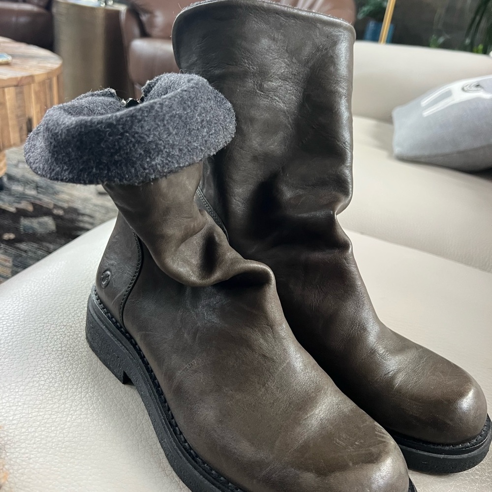 CASTA of Portugal Brown Leather Ankle Boots